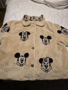 Adult Beige Faux-Fur Jacket Disney 2026